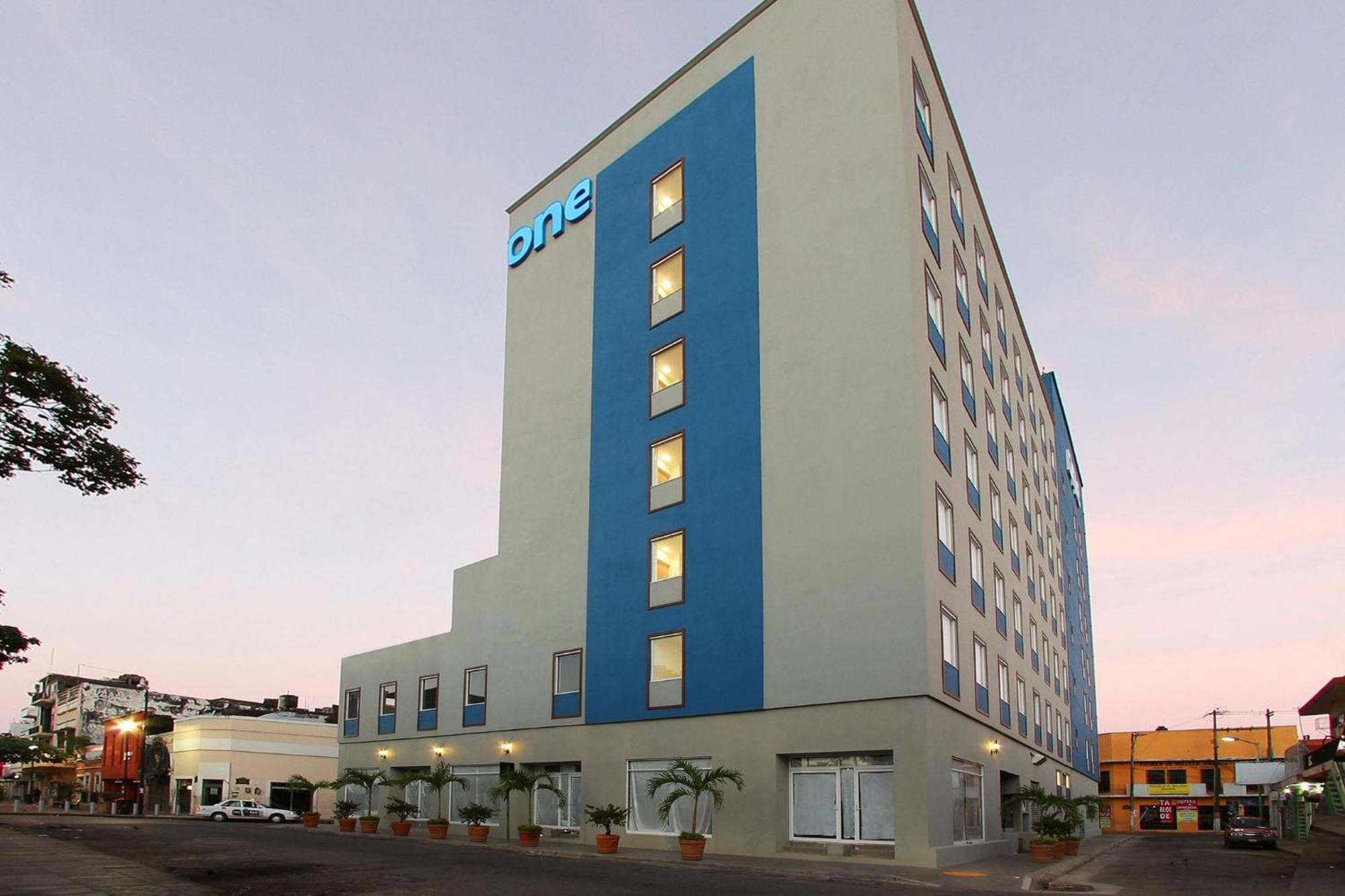 One Villahermosa Centro Екстер'єр фото